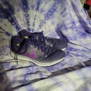 Nike Women's Air Zoom Pegasus Purple Grey Running Shoes size 8
